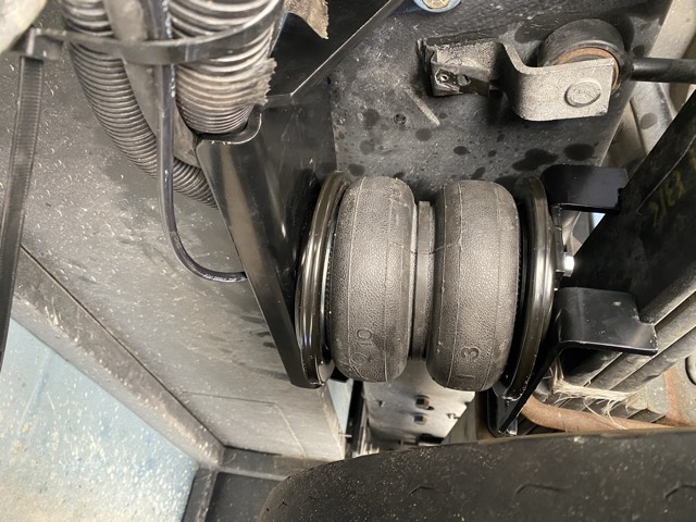 Rear air-bag suspension
