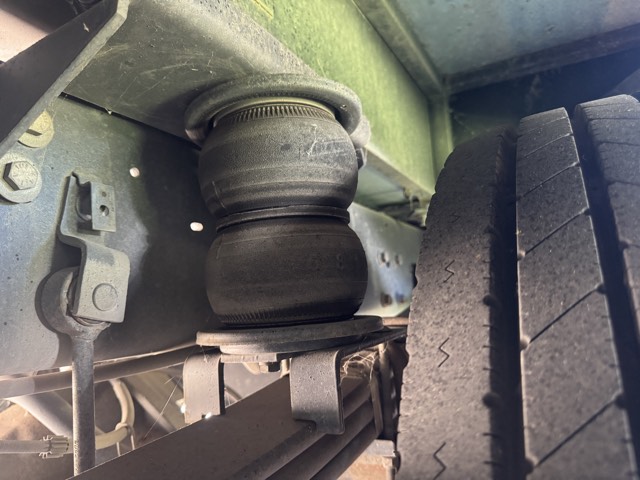 Rear axle & air bags